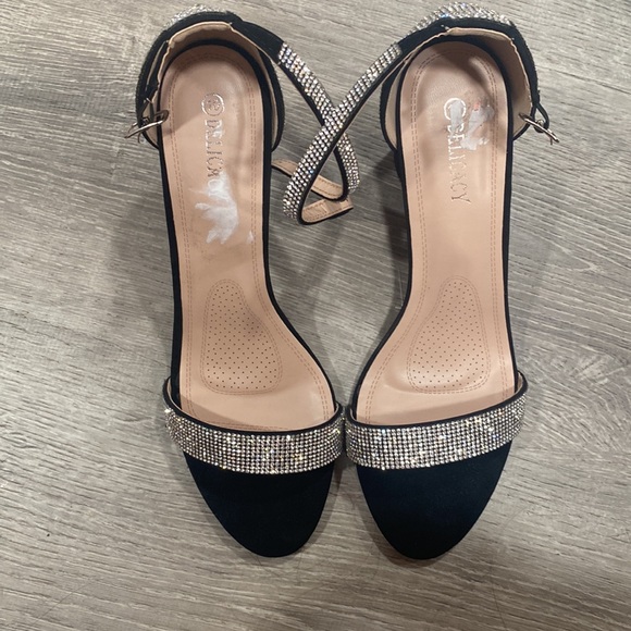 High heels - Picture 4 of 4